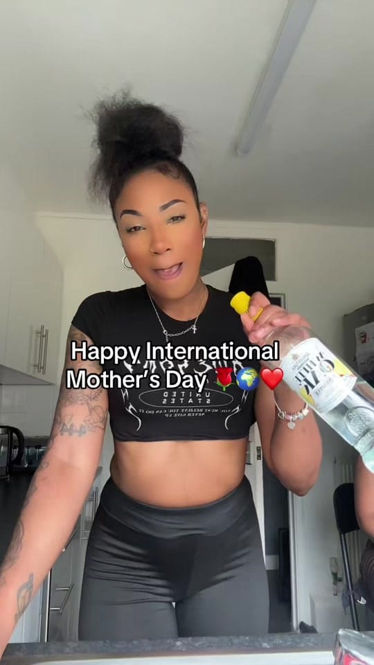 Post 2 by Riss_axo on TikTok (video)