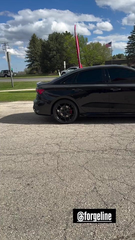 Post 8 by 8y_goat on TikTok (video)