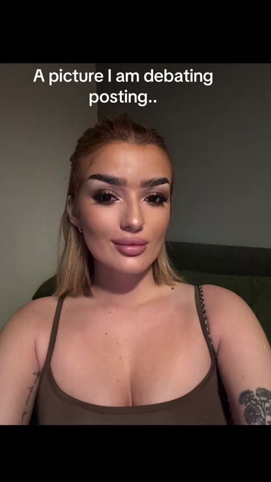 Post 2 by El🤍 on TikTok (video)