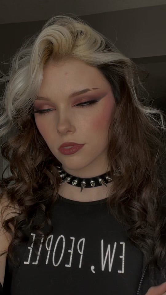 Post 8 by Sydney Hunter on TikTok (video)