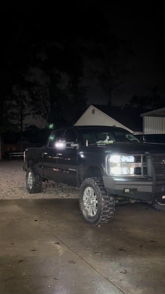 Post 2 by Drake on TikTok (video)