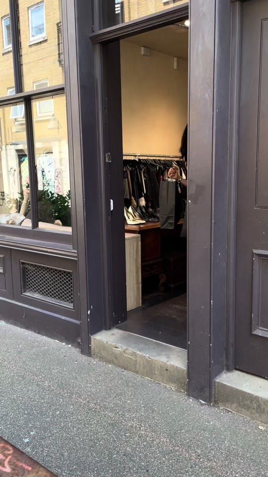 Post 8 by ShopYottsVtg London on TikTok (video)