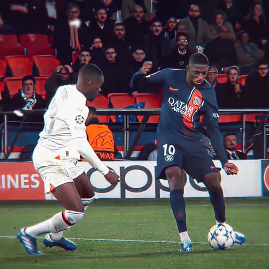 Post 5 by FOOTBALL CUTS ⚽🤙 on TikTok (video)