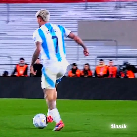 Post 3 by FOOTBALL CUTS ⚽🤙 on TikTok (video)