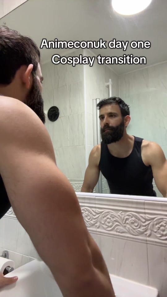 Post 5 by snake.cosplay on TikTok (video)