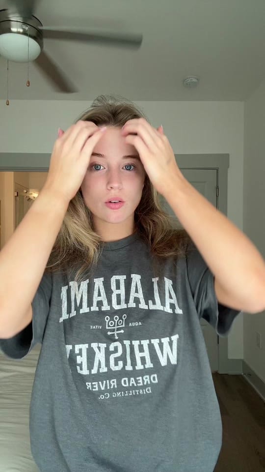 Post 2 by Molly Robinson on TikTok (video)