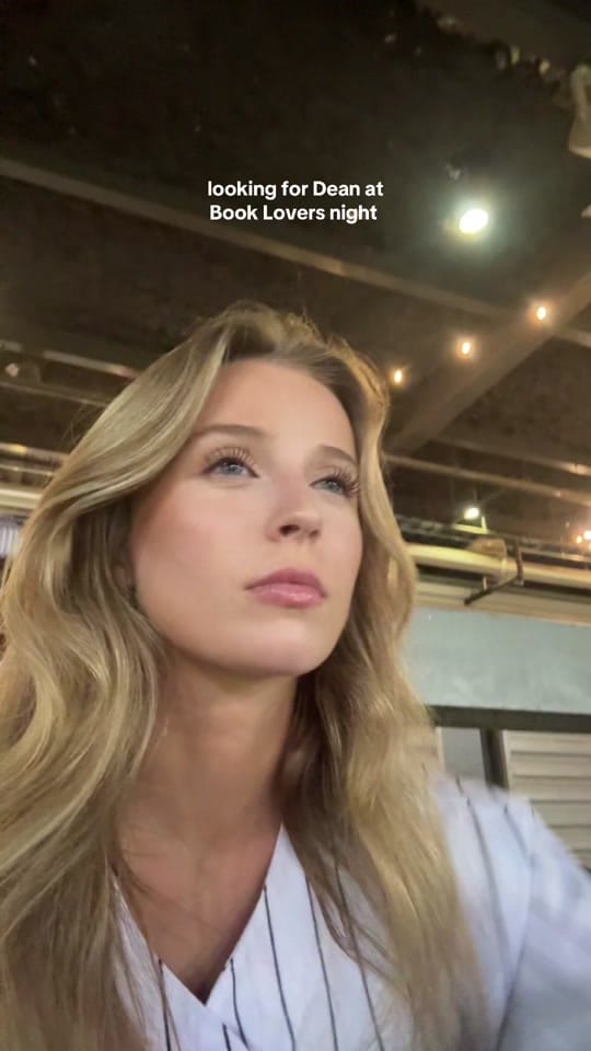 Post 3 by Molly Robinson on TikTok (video)