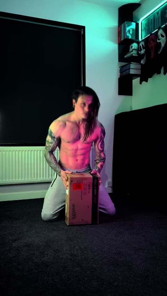 Post 10 by Sam Fresh on TikTok (video)