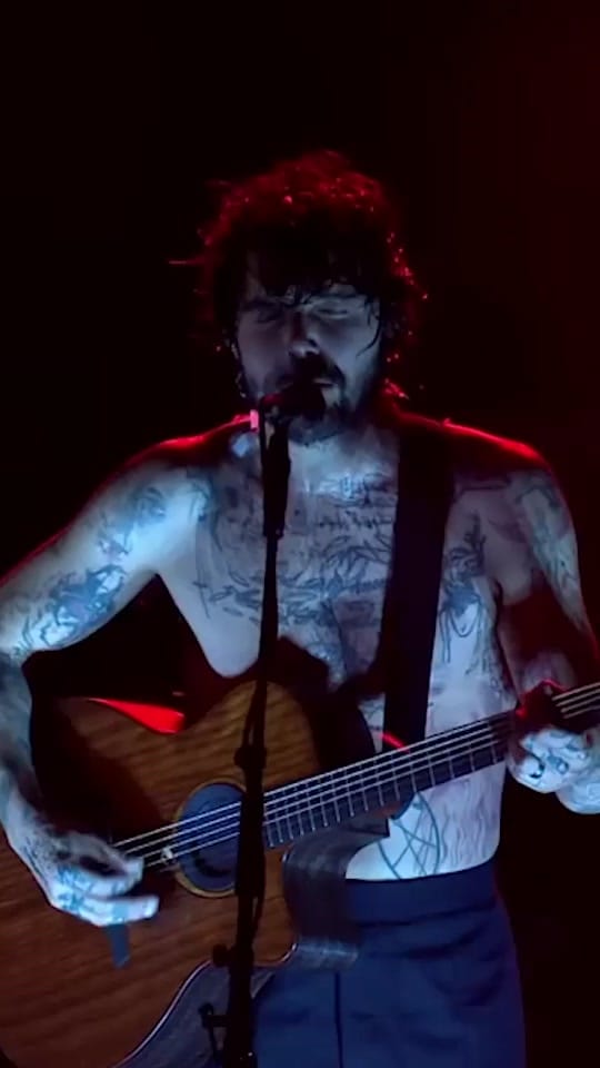 Post 6 by Biffy Clyro on TikTok (video)