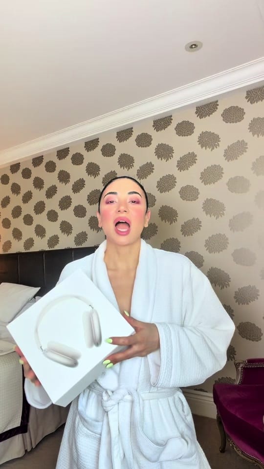 Post 3 by DORIAN WHO on TikTok (video)