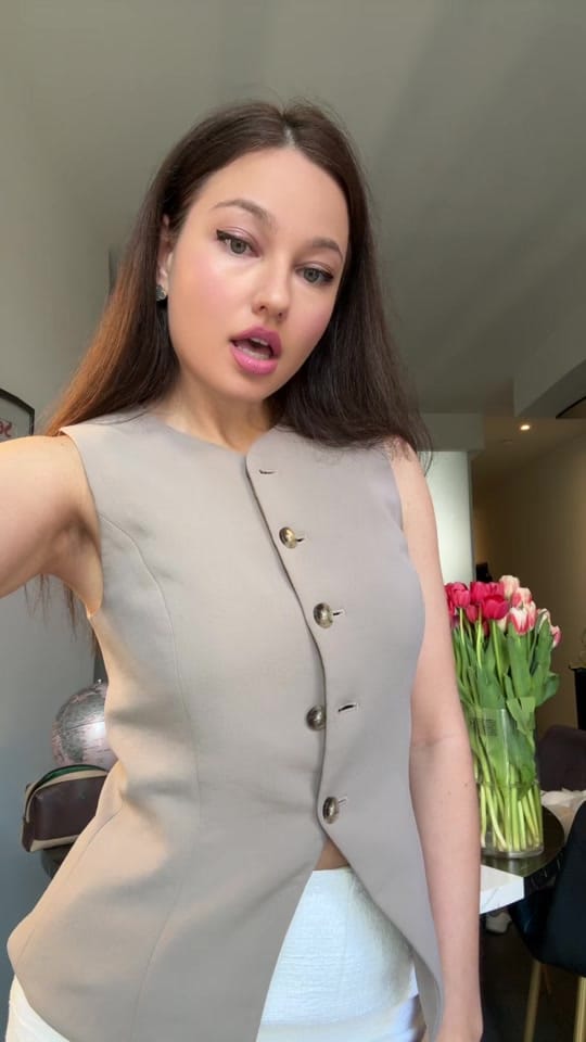 Post 6 by Vladislava Usacheva on TikTok (video)