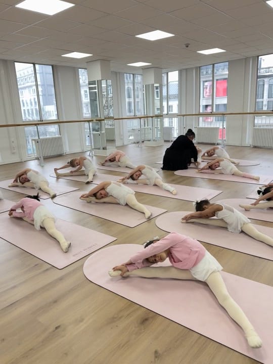 Post 3 by balletworkout on TikTok (video)