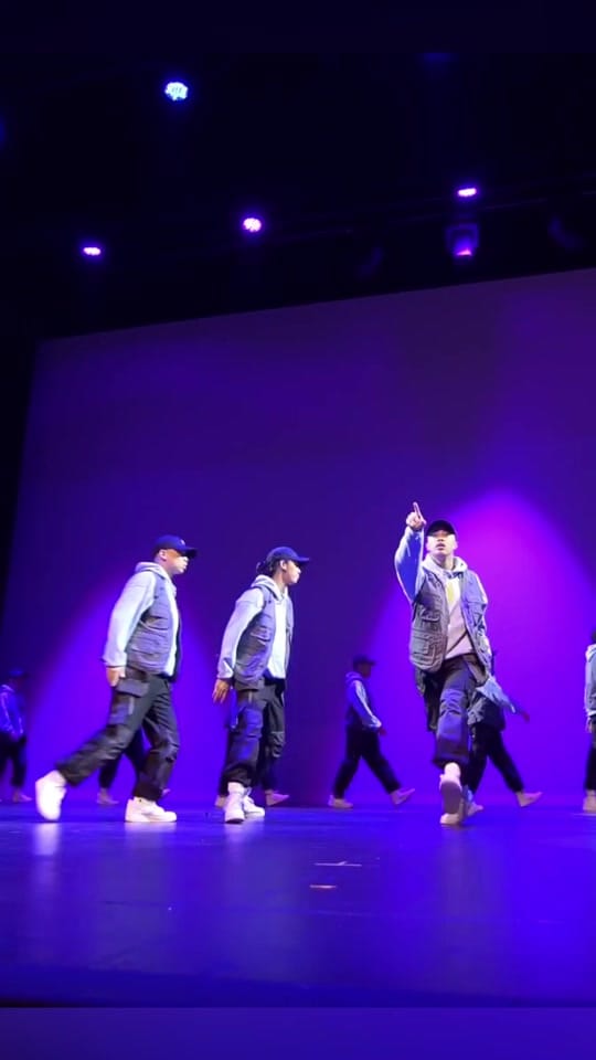 Post 8 by 4drian on TikTok (video)