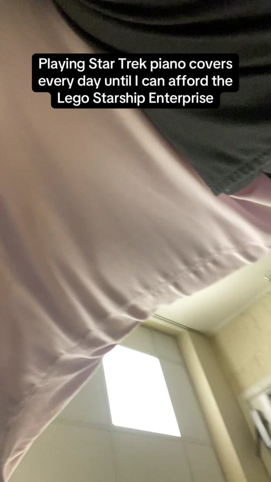 Post 8 by Jamie’s Piano Covers on TikTok (video)