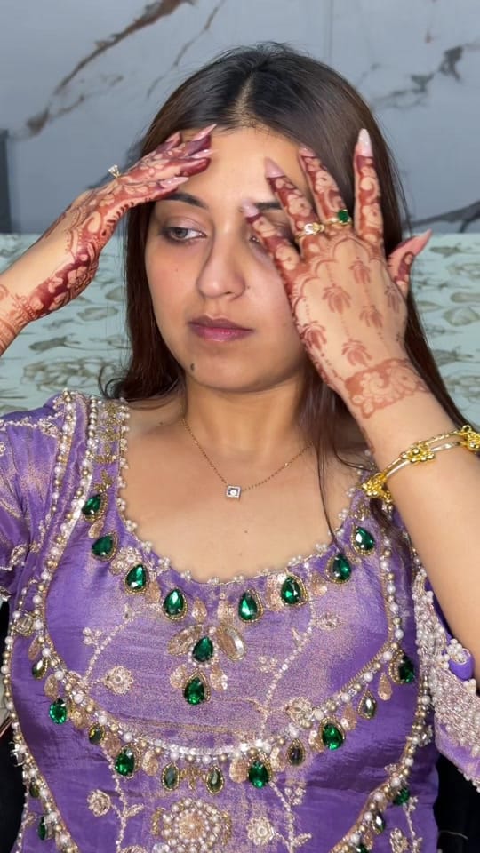 Post 10 by Artistry_by_Aarzoo on TikTok (video)