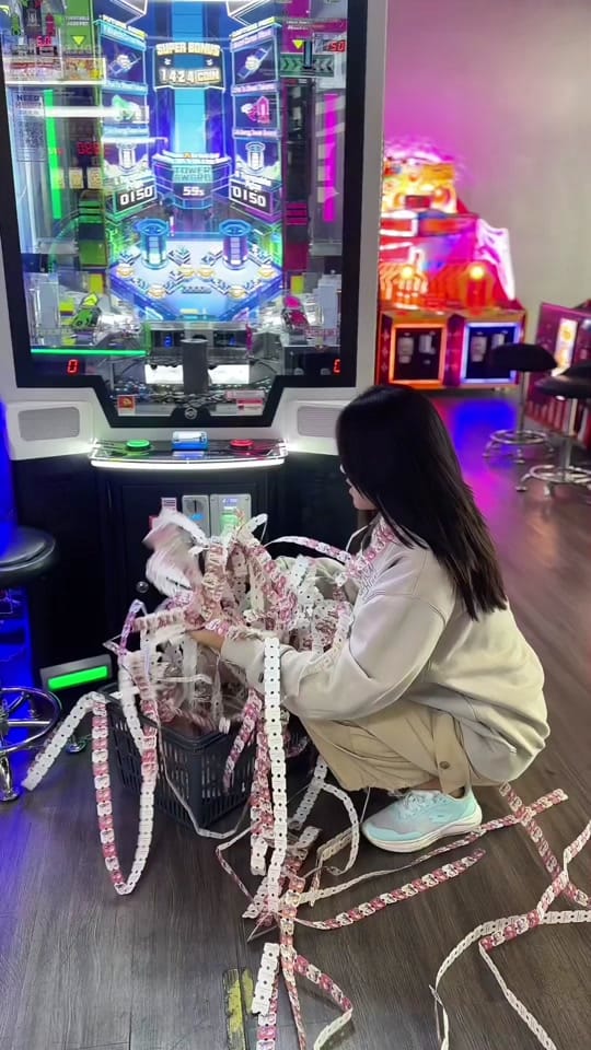 Post 7 by Cow Play Cow Moo Indonesia on TikTok (video)