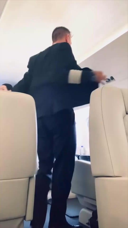 Post 2 by Izzar Anwari on TikTok (video)