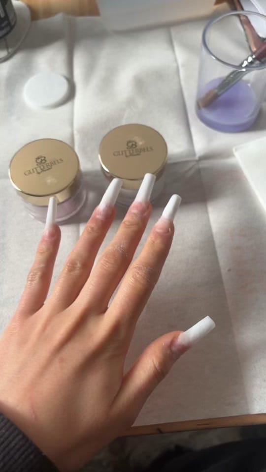 Post 2 by Bela <3 on TikTok (video)