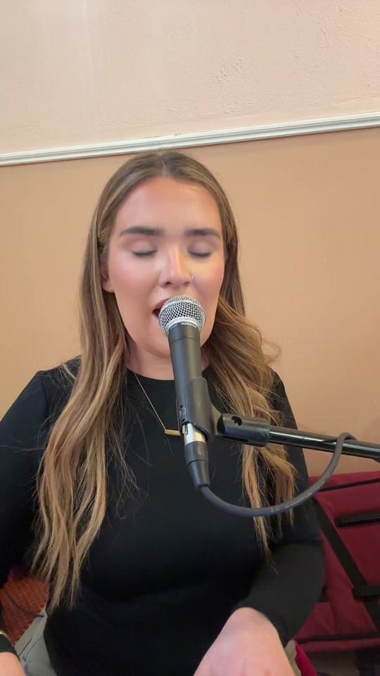 Post 1 by Sarah Troy Music on TikTok (video)