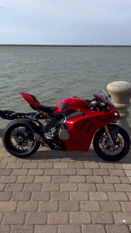 Post 10 by motorradboy on TikTok (video)