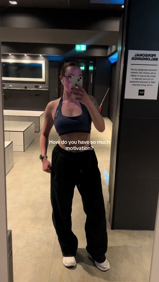 Post 6 by Chloe Stores on TikTok (video)