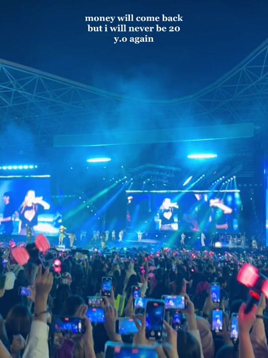Post 8 by Dias on TikTok (video)