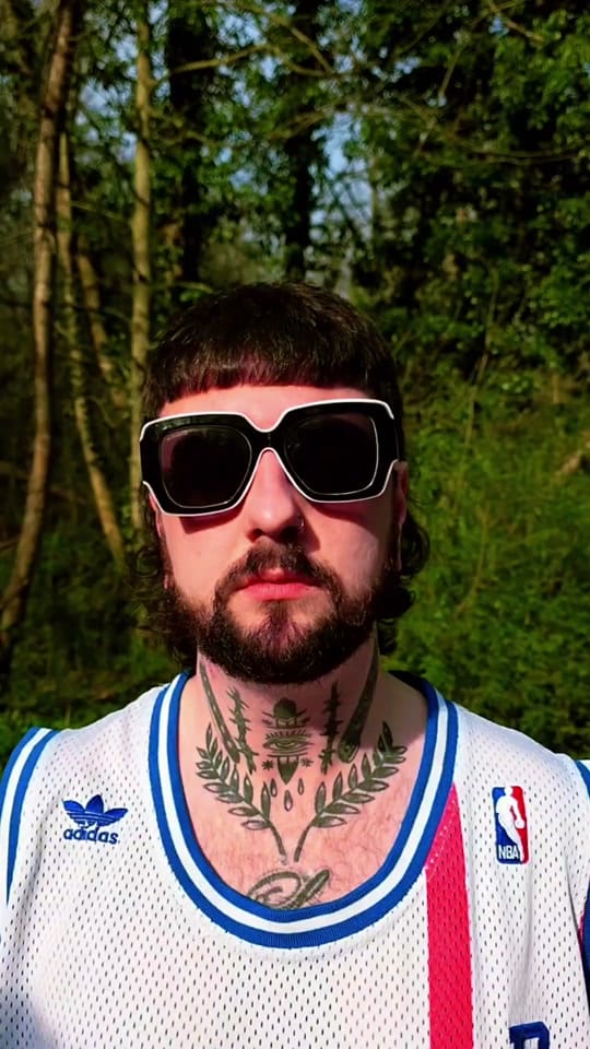 Post 4 by LEAZES on TikTok (video)