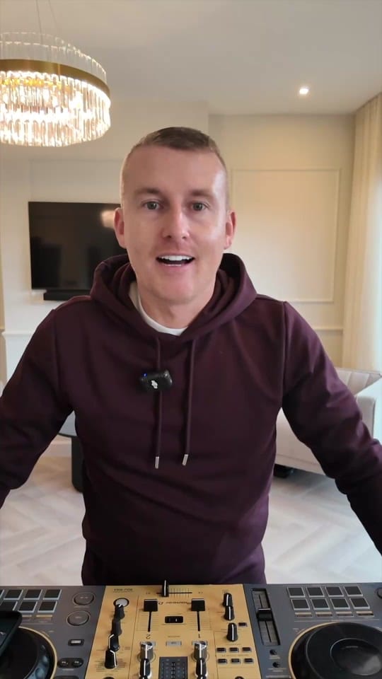 Post 5 by DJ Lee Morrison on TikTok (video)