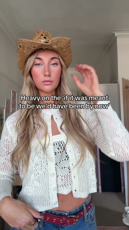 Post 6 by Sarah Campbell on TikTok (video)