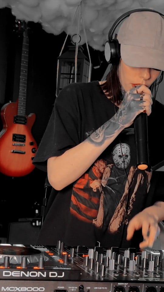 Post 8 by 3mILY on TikTok (video)