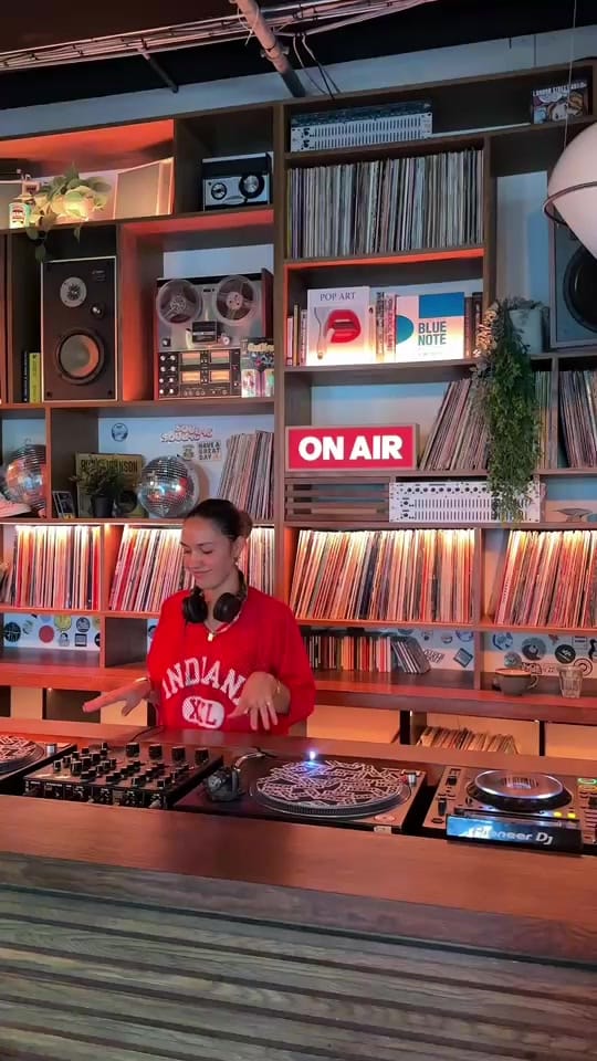 Post 9 by Cafe_1001 on TikTok (video)