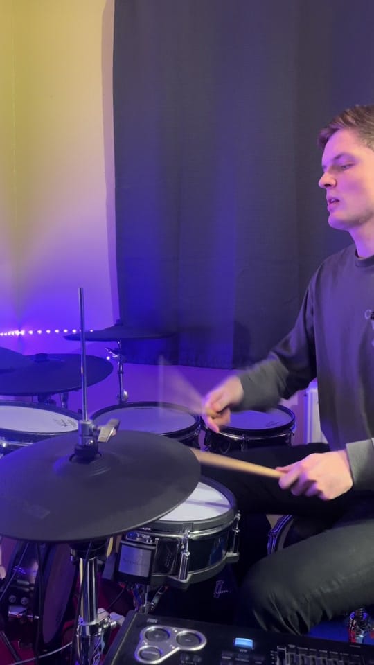 Post 1 by Isaac Drums / Runs on TikTok (video)
