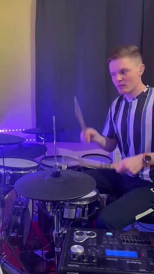 Post 3 by Isaac Drums / Runs on TikTok (video)