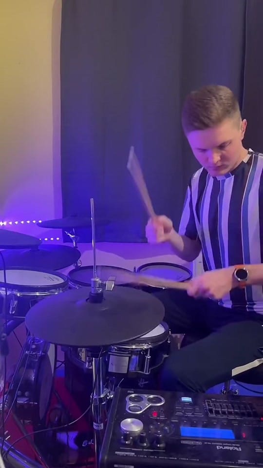 Post 2 by Isaac Drums / Runs on TikTok (video)