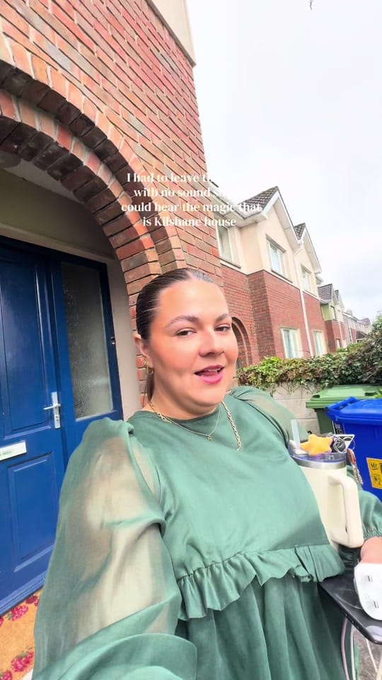 Post 2 by Ali Woodford 🎤🤍✨ on TikTok (video)