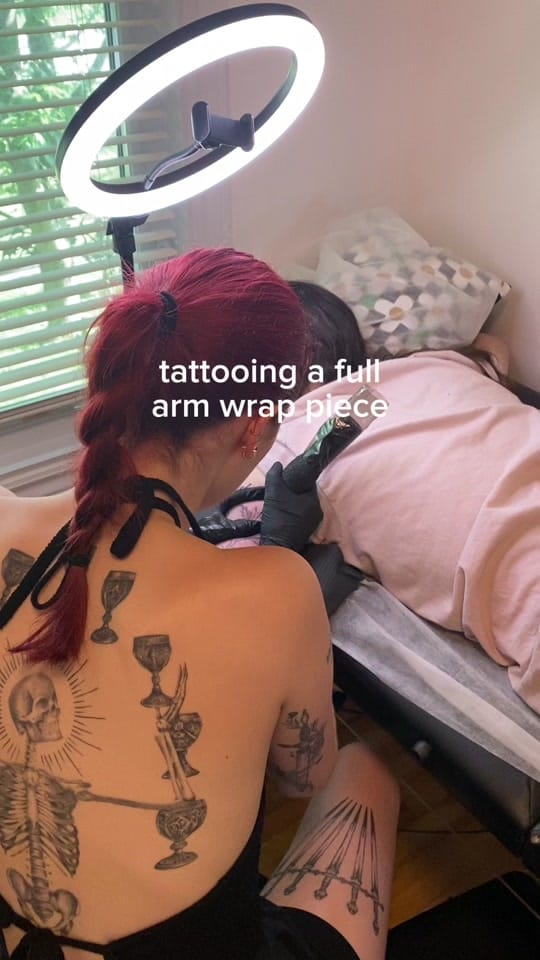 Post 6 by Joelle on TikTok (video)
