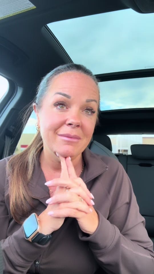 Post 3 by Caroline Thibault on TikTok (video)