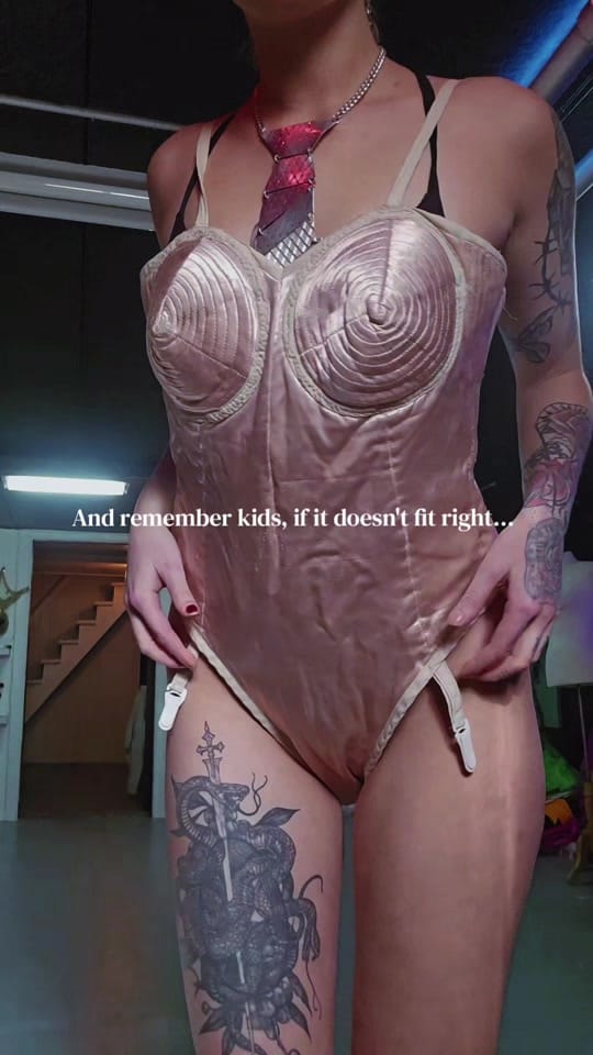 Post 3 by veronica.rocket on TikTok (video)