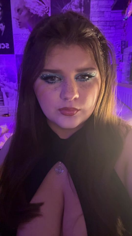 Post 10 by Emma <3 on TikTok (video)