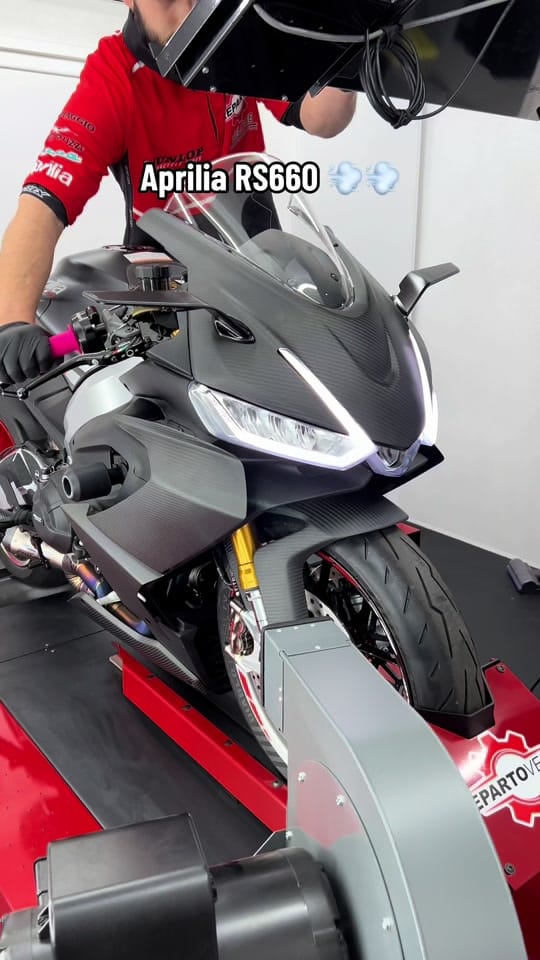 Post 1 by Reparto Veloce on TikTok (video)