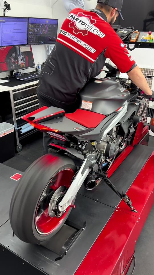 Post 2 by Reparto Veloce on TikTok (video)