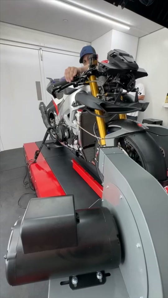 Post 10 by Reparto Veloce on TikTok (video)