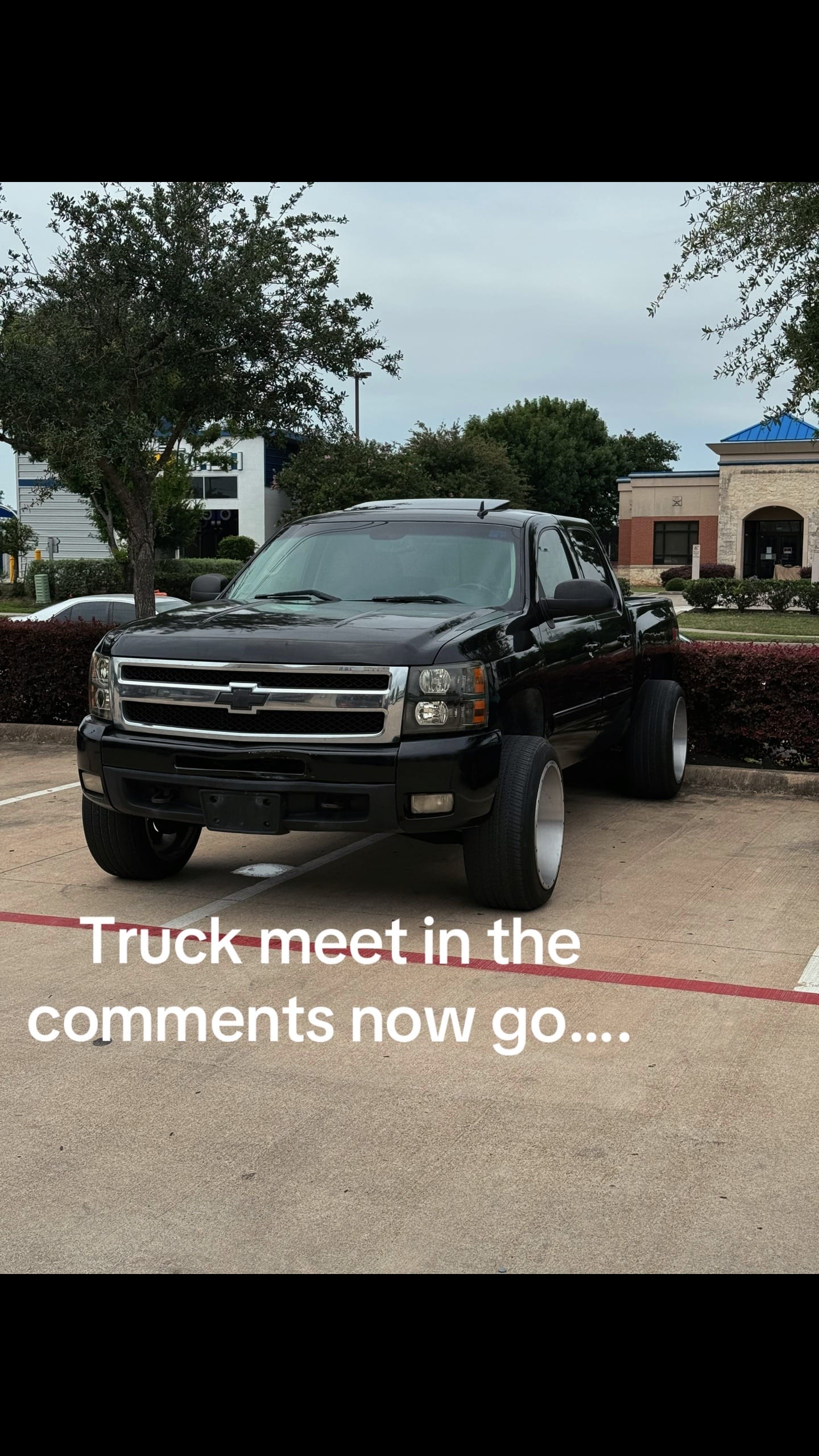 Post 1 by whyplay.tray on TikTok (video)