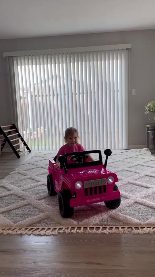 Post 3 by Tobbi US on TikTok (video)