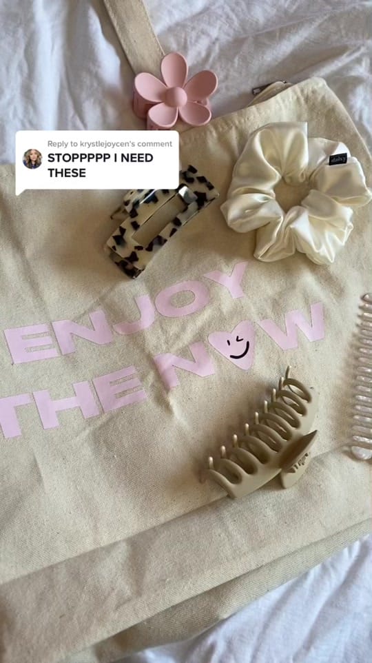 Post 10 by daisy scrunchies 🇨🇦 on TikTok (video)