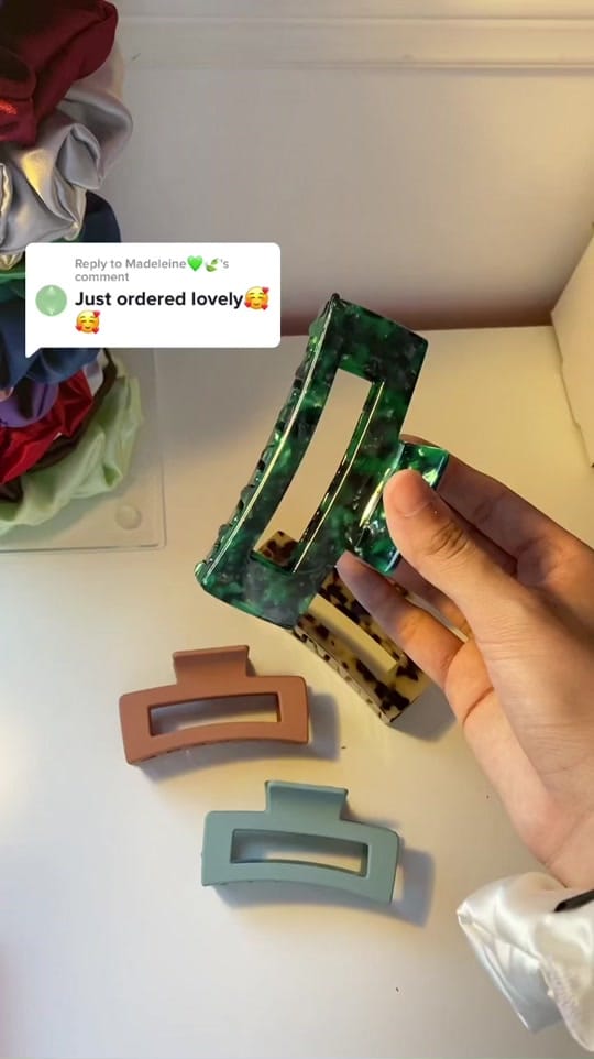 Post 2 by daisy scrunchies 🇨🇦 on TikTok (video)