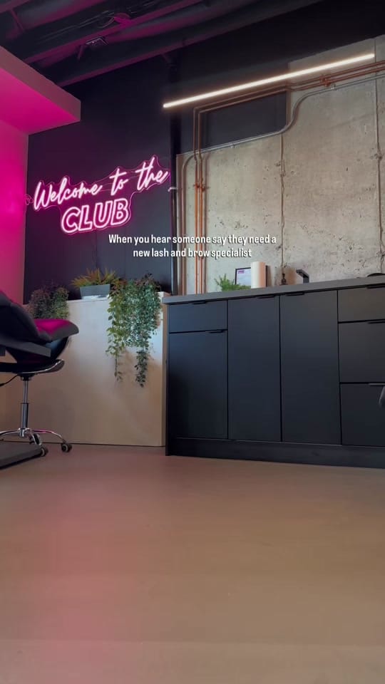 Post 2 by Secret Lash Club on TikTok (video)