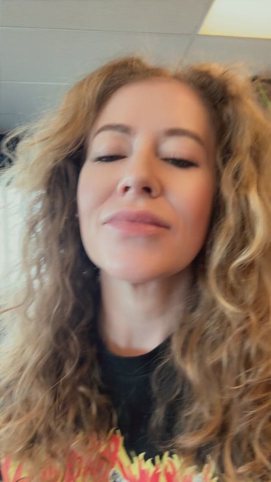 Post 1 by Liz Venom on TikTok (video)