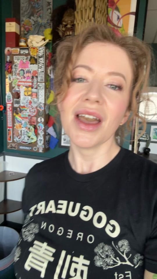 Post 6 by Liz Venom on TikTok (video)