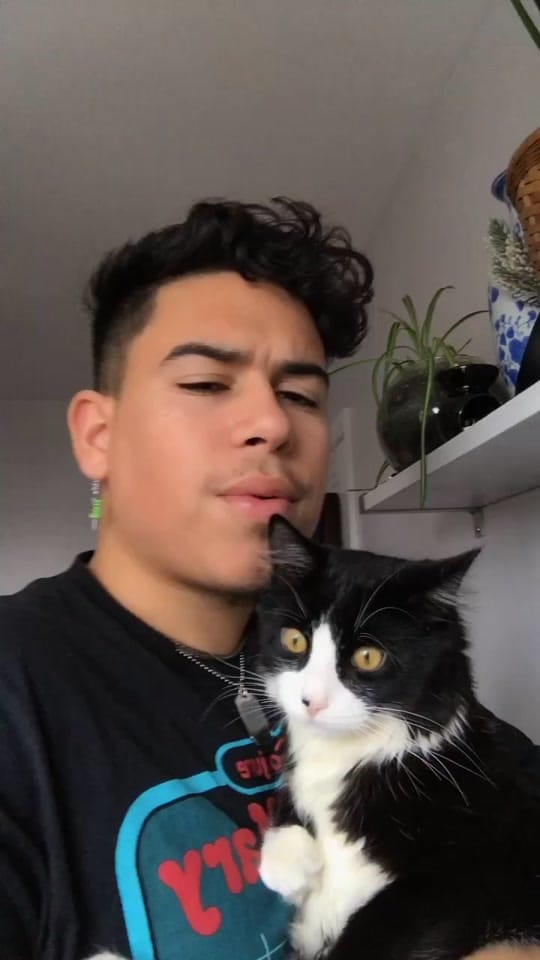 Post 9 by Adrien Universe on TikTok (video)
